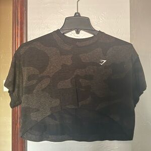 Brown/Black camo Gymshark Cropped top